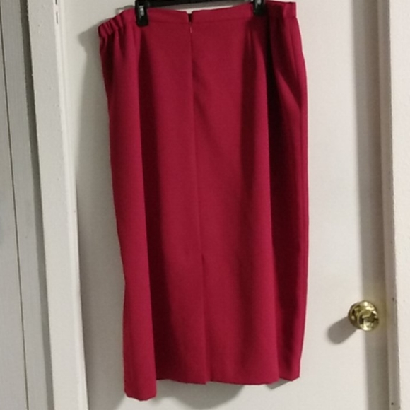Ladies Karen Scott Red Suit Skirt With Lining Sz 22 W Make An Offer - Picture 4 of 12